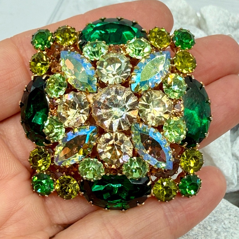 Vintage Juliana Style Green AB Rhinestone Dome Brooch Statement Piece D&E Look - Picture 9 of 17